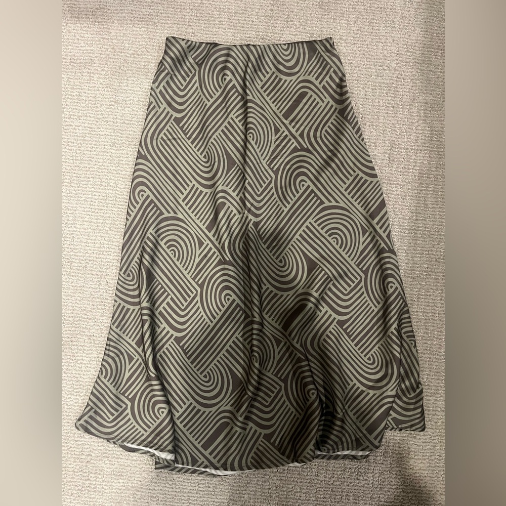Geometric Patterned Green MIDI Skirt